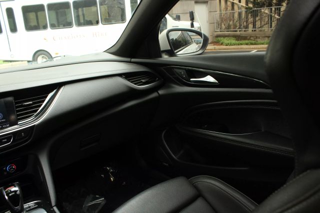 Vehicle image 27 of 47