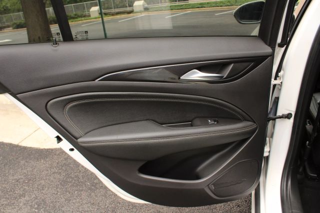 Vehicle image 19 of 47