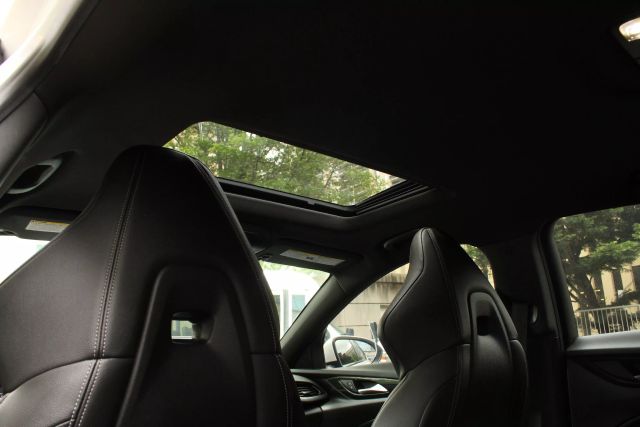 Vehicle image 21 of 47