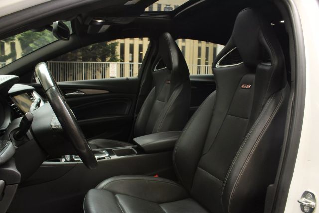 Vehicle image 18 of 47
