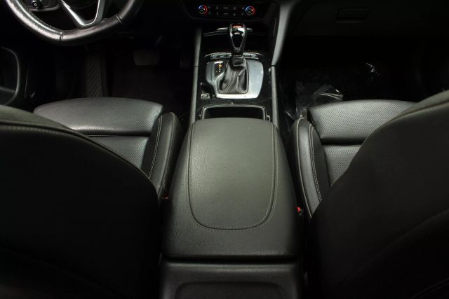 Vehicle image 28 of 47