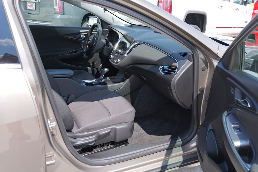 2020 Chevrolet Malibu LT Image 13 of 23