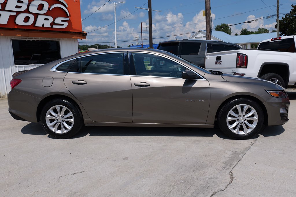 2020 Chevrolet Malibu LT Image 4 of 23