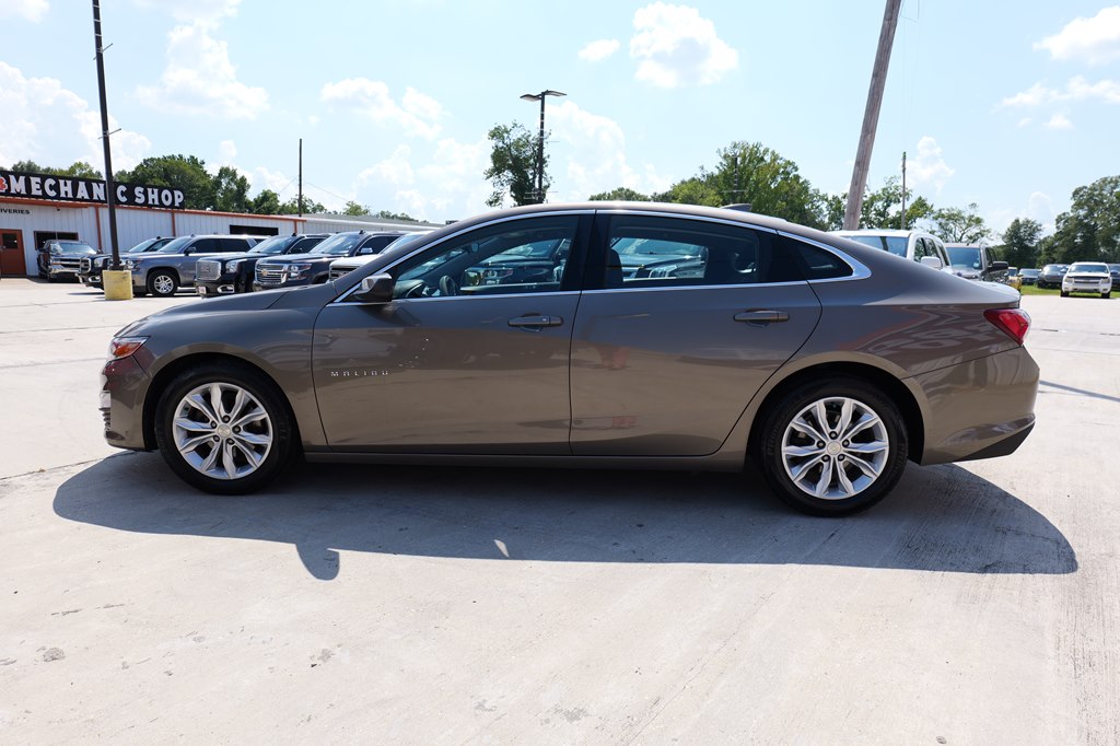 2020 Chevrolet Malibu LT Image 9 of 23