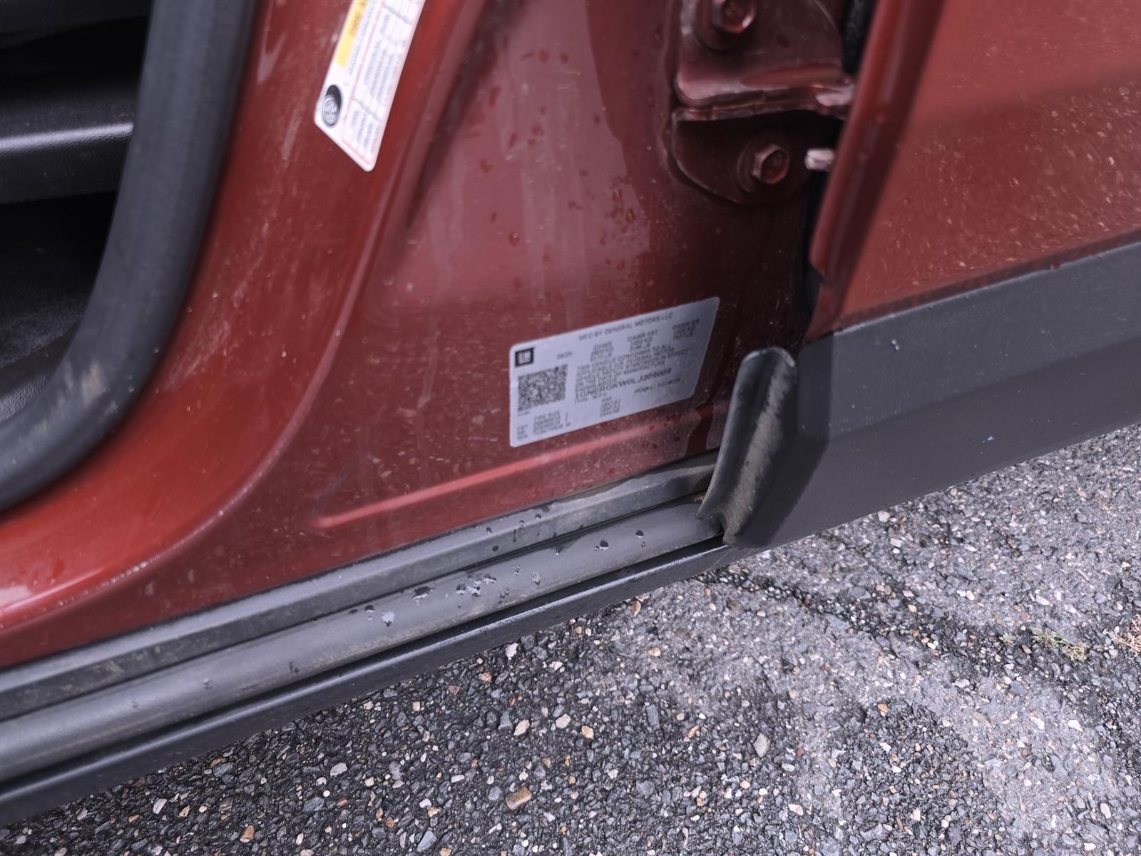 Vehicle image 33 of 34