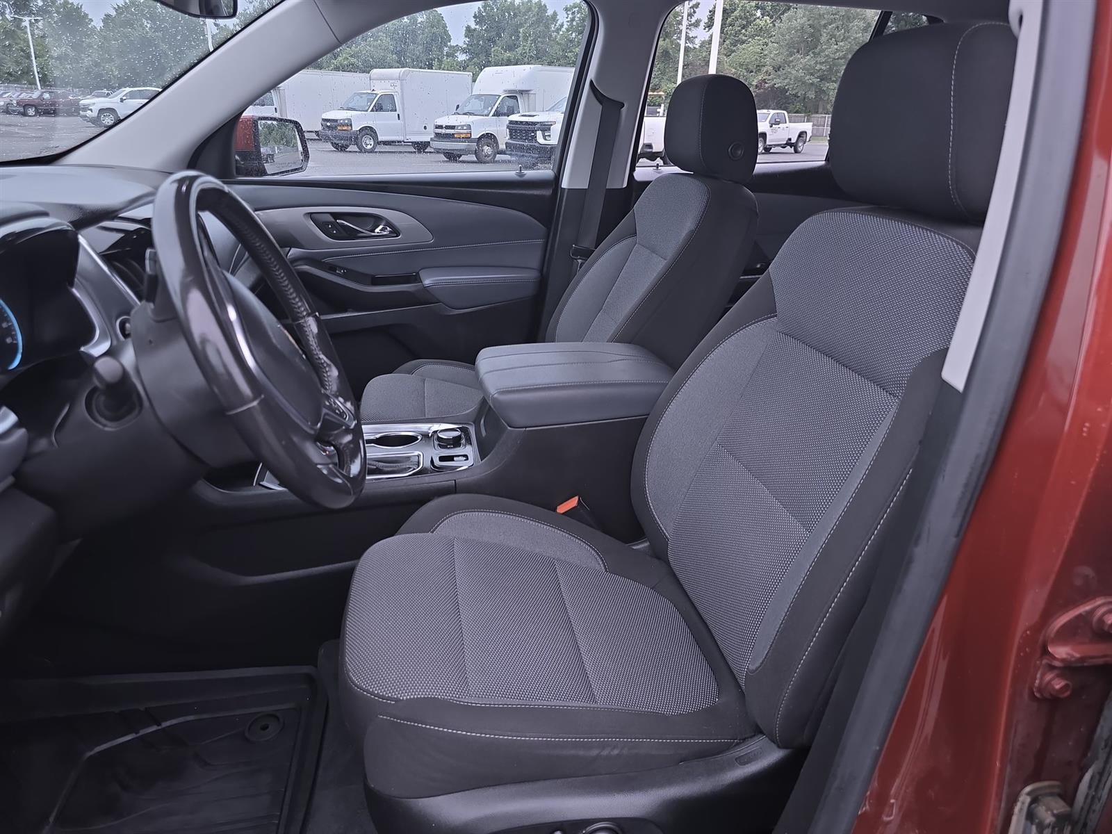 Vehicle image 18 of 34