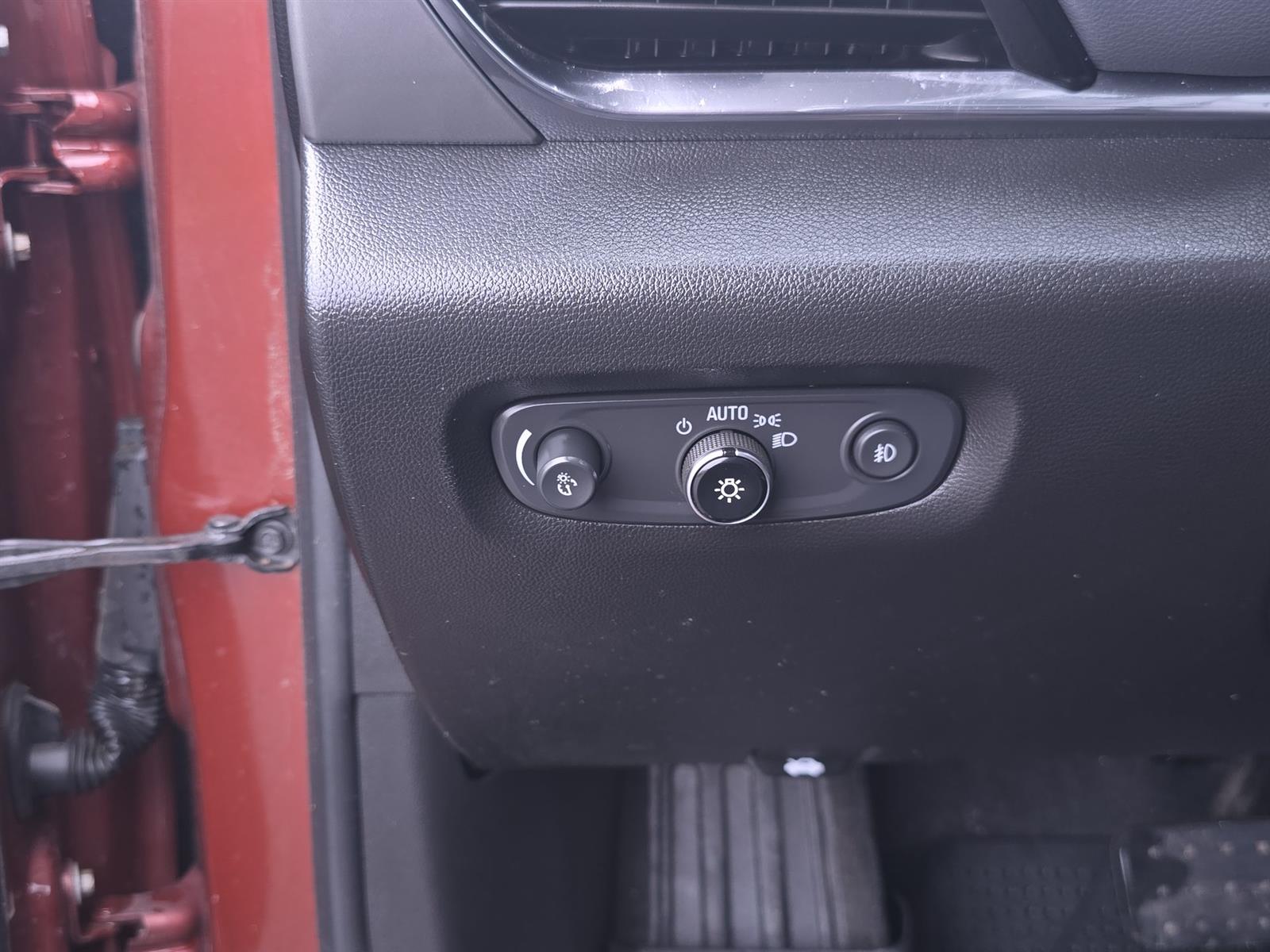 Vehicle image 17 of 34