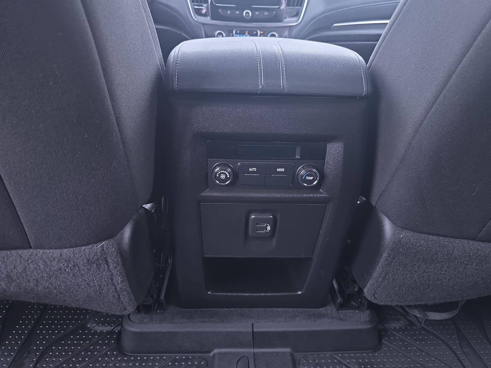 Vehicle image 20 of 34