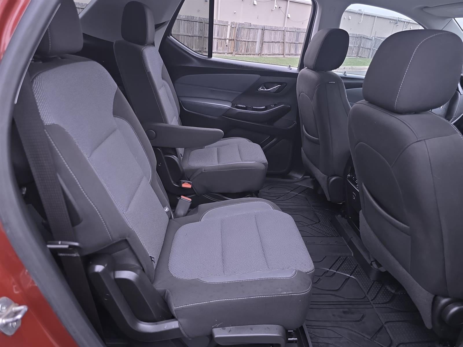 Vehicle image 26 of 34