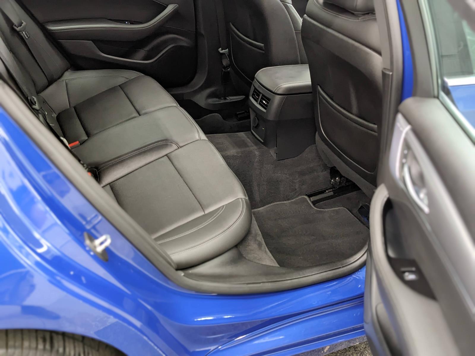 Vehicle image 10 of 36
