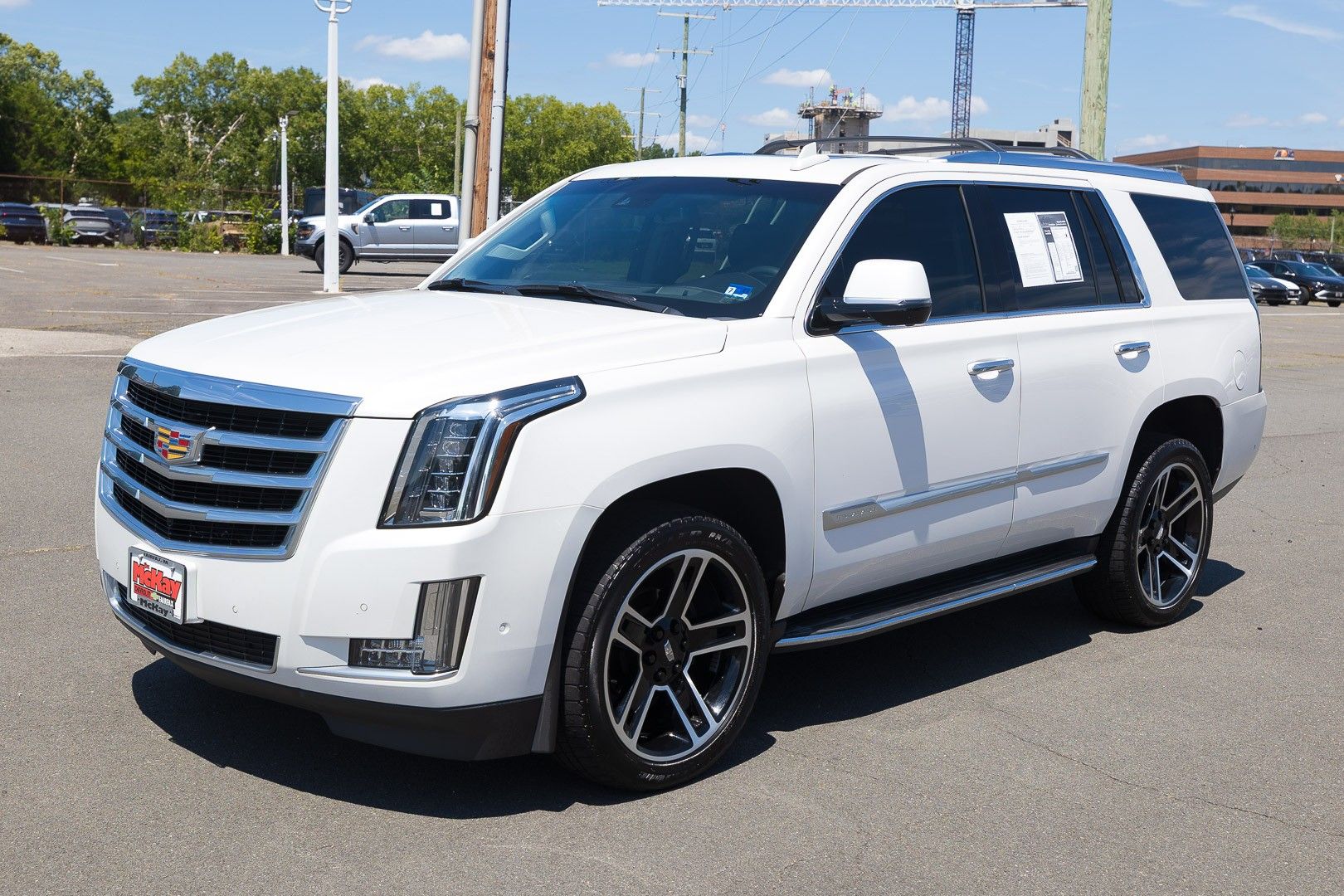 2020 Cadillac Escalade Luxury Image 1 of 29
