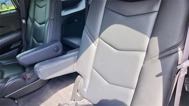 Vehicle image 21 of 35