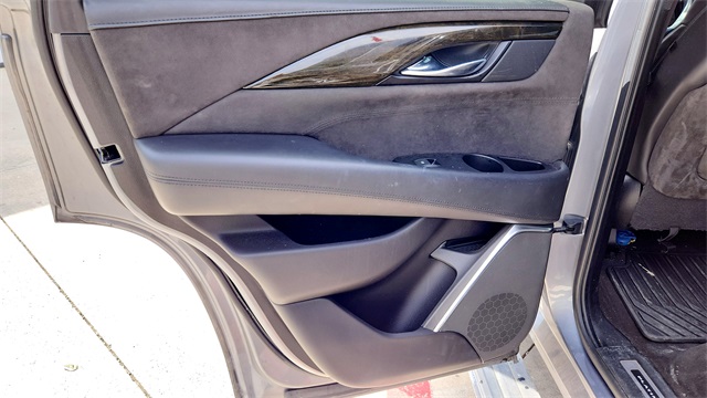Vehicle image 23 of 35