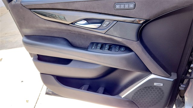 Vehicle image 20 of 35