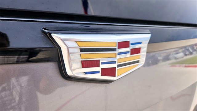 Vehicle image 25 of 35