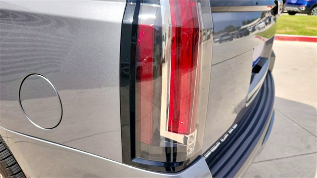 Vehicle image 27 of 35