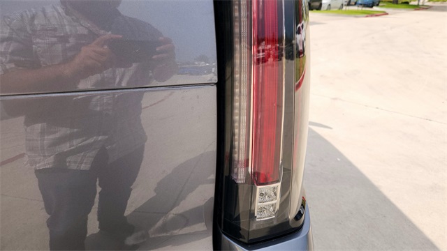 Vehicle image 24 of 35
