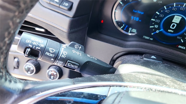 Vehicle image 33 of 35