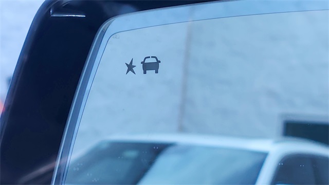 Vehicle image 12 of 35