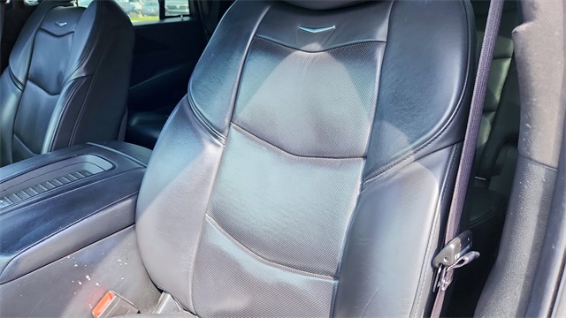 Vehicle image 10 of 35