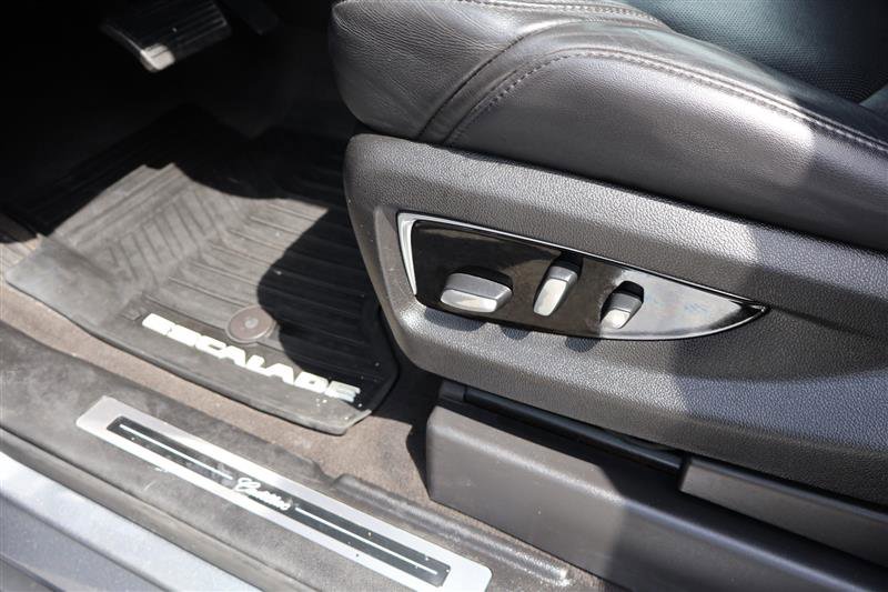 Vehicle image 19 of 45
