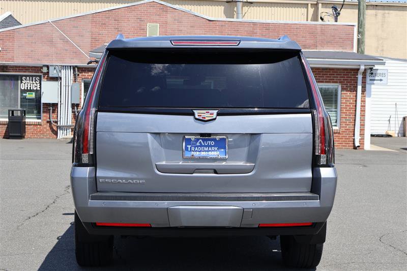 Vehicle image 5 of 45