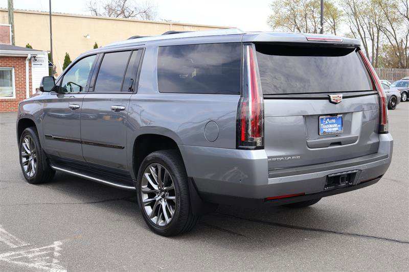 Vehicle image 8 of 45