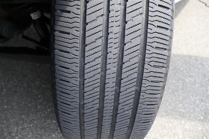 Vehicle image 42 of 45