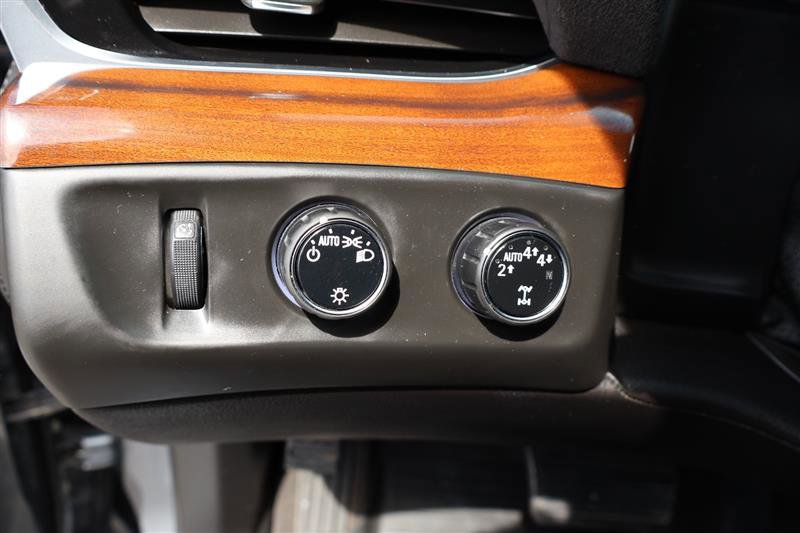 Vehicle image 34 of 45