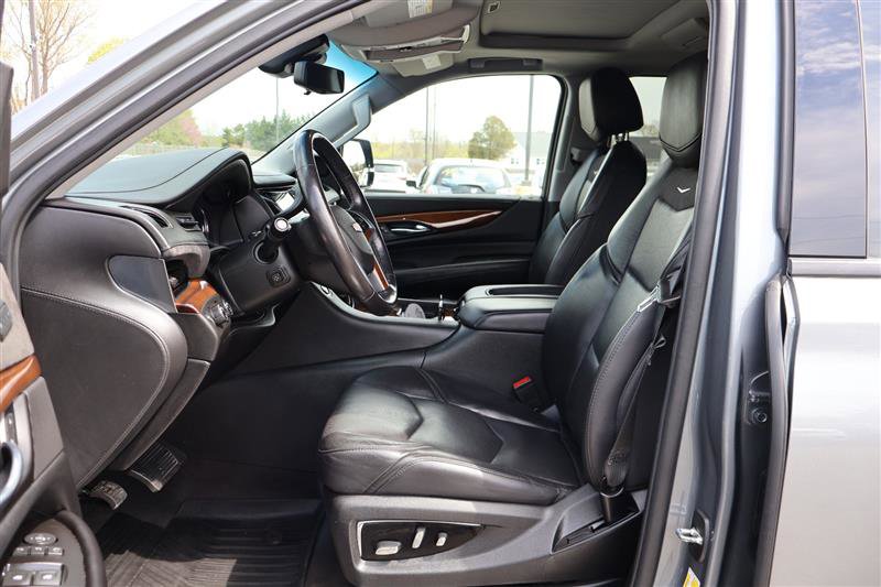 Vehicle image 12 of 45