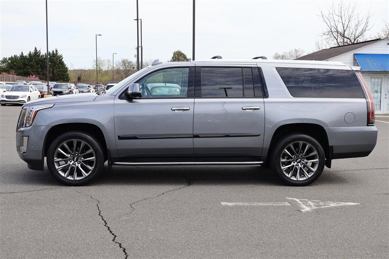 Vehicle image 2 of 45