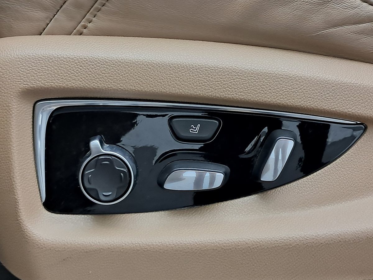 Vehicle image 12 of 57