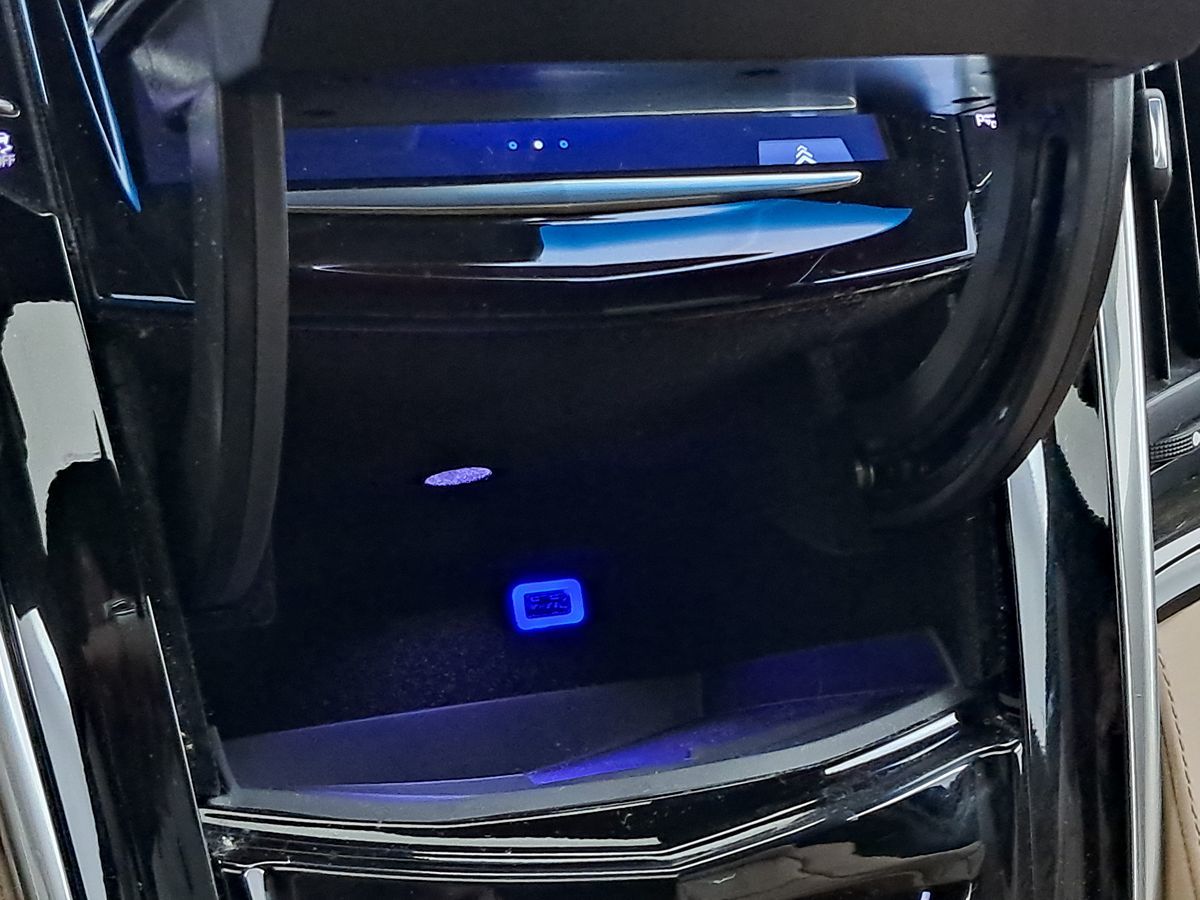 Vehicle image 41 of 57