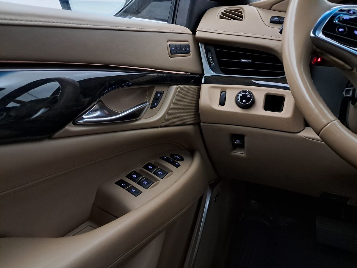 Vehicle image 20 of 57