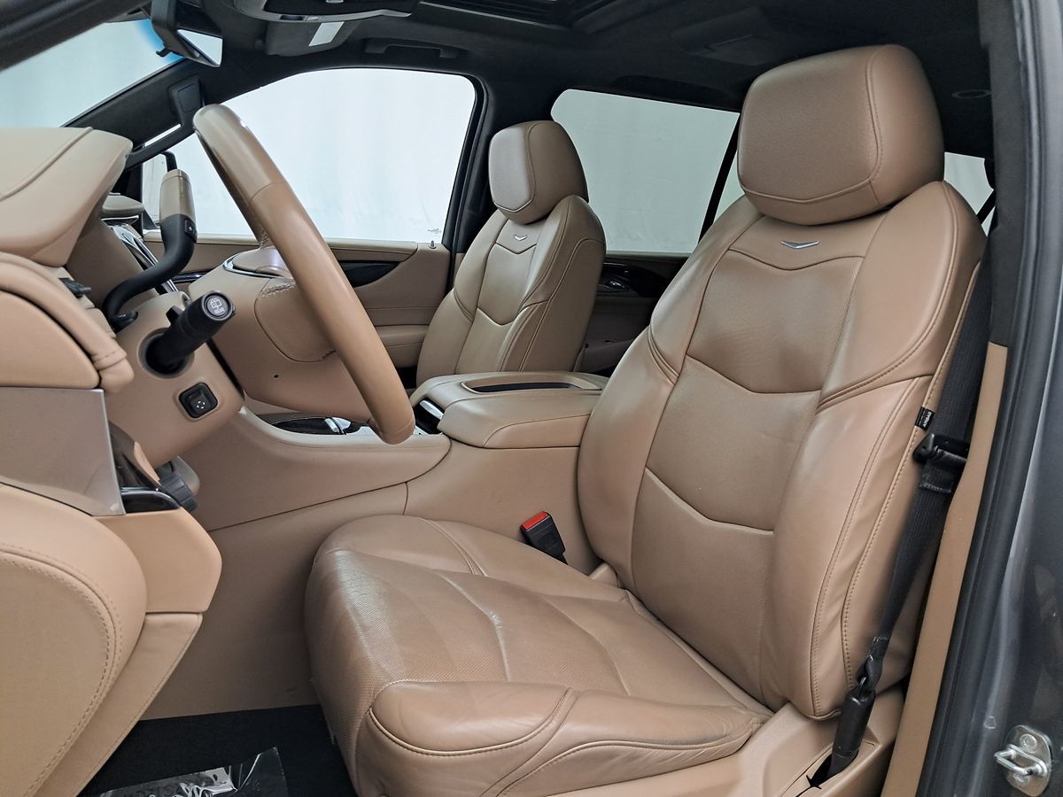 Vehicle image 11 of 57