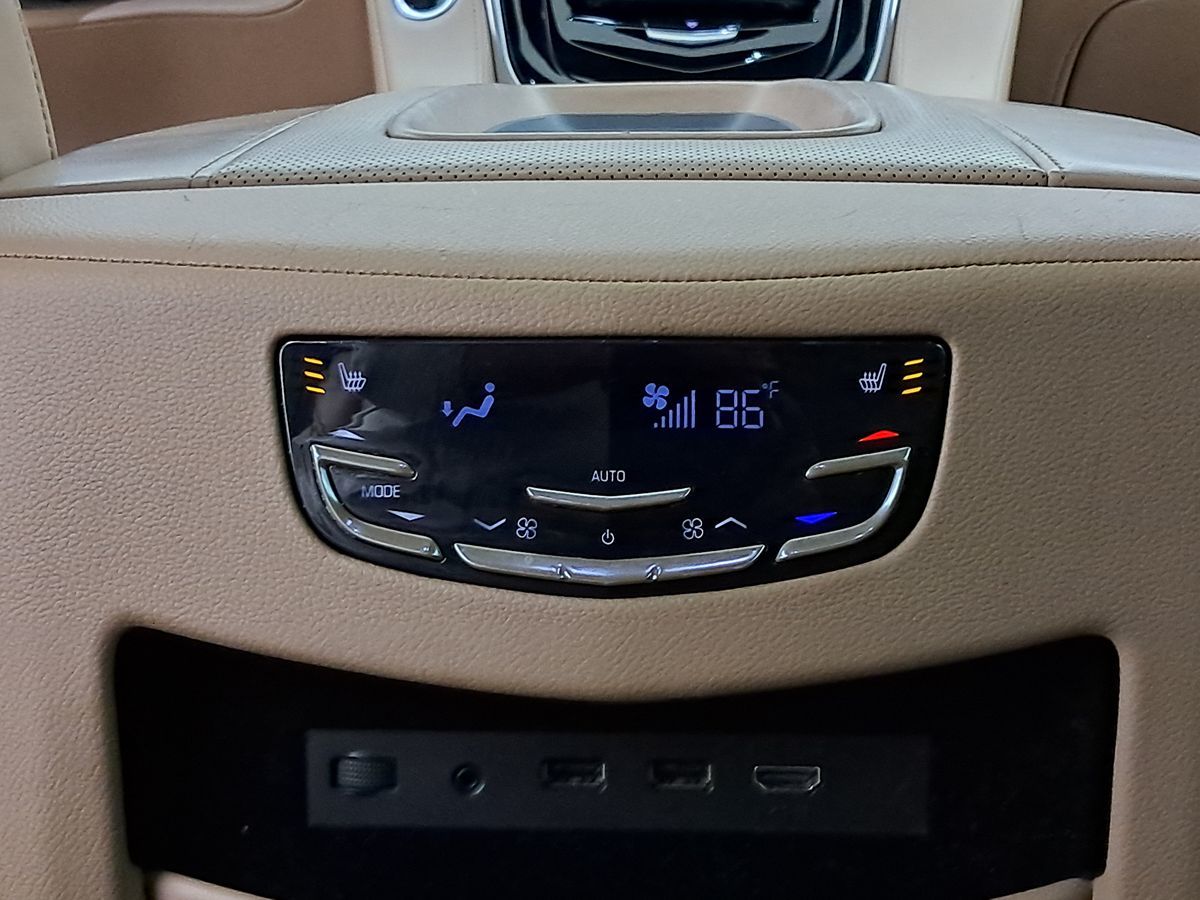 Vehicle image 43 of 57