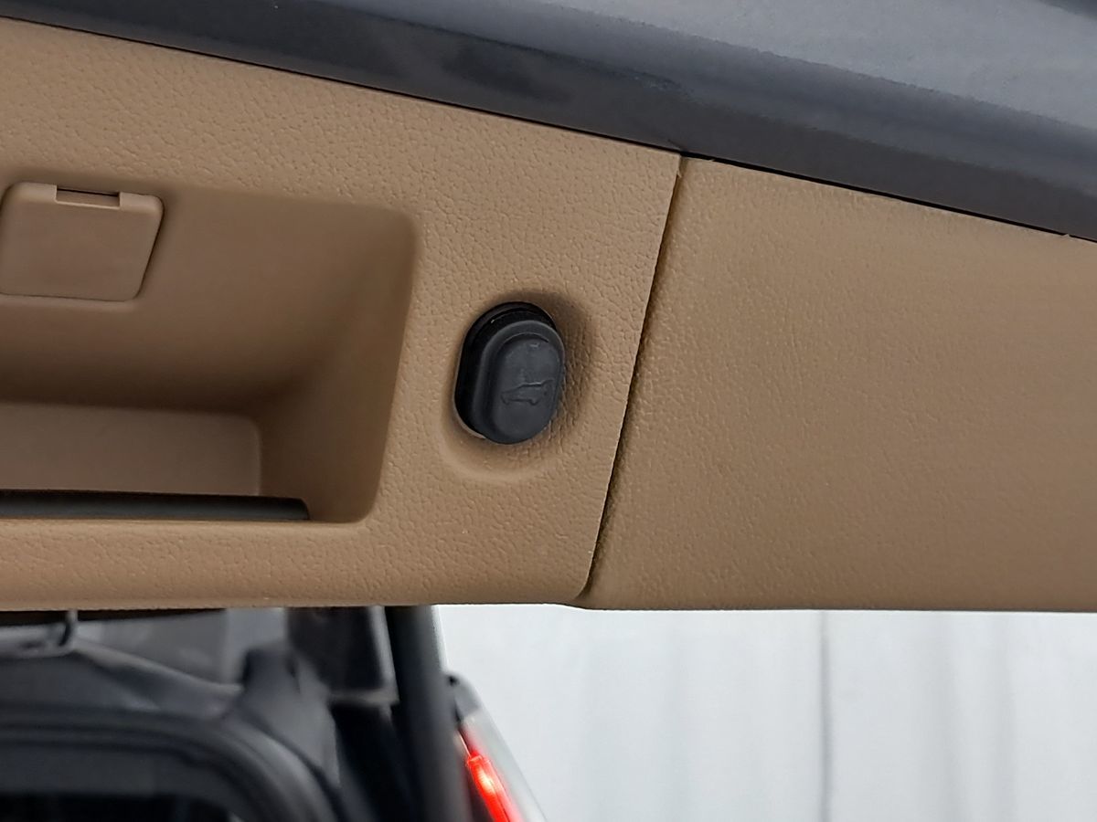 Vehicle image 51 of 57