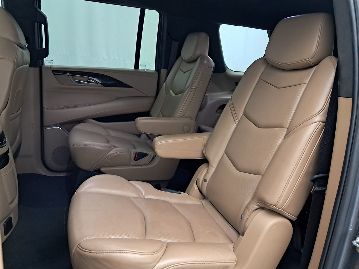 Vehicle image 42 of 57