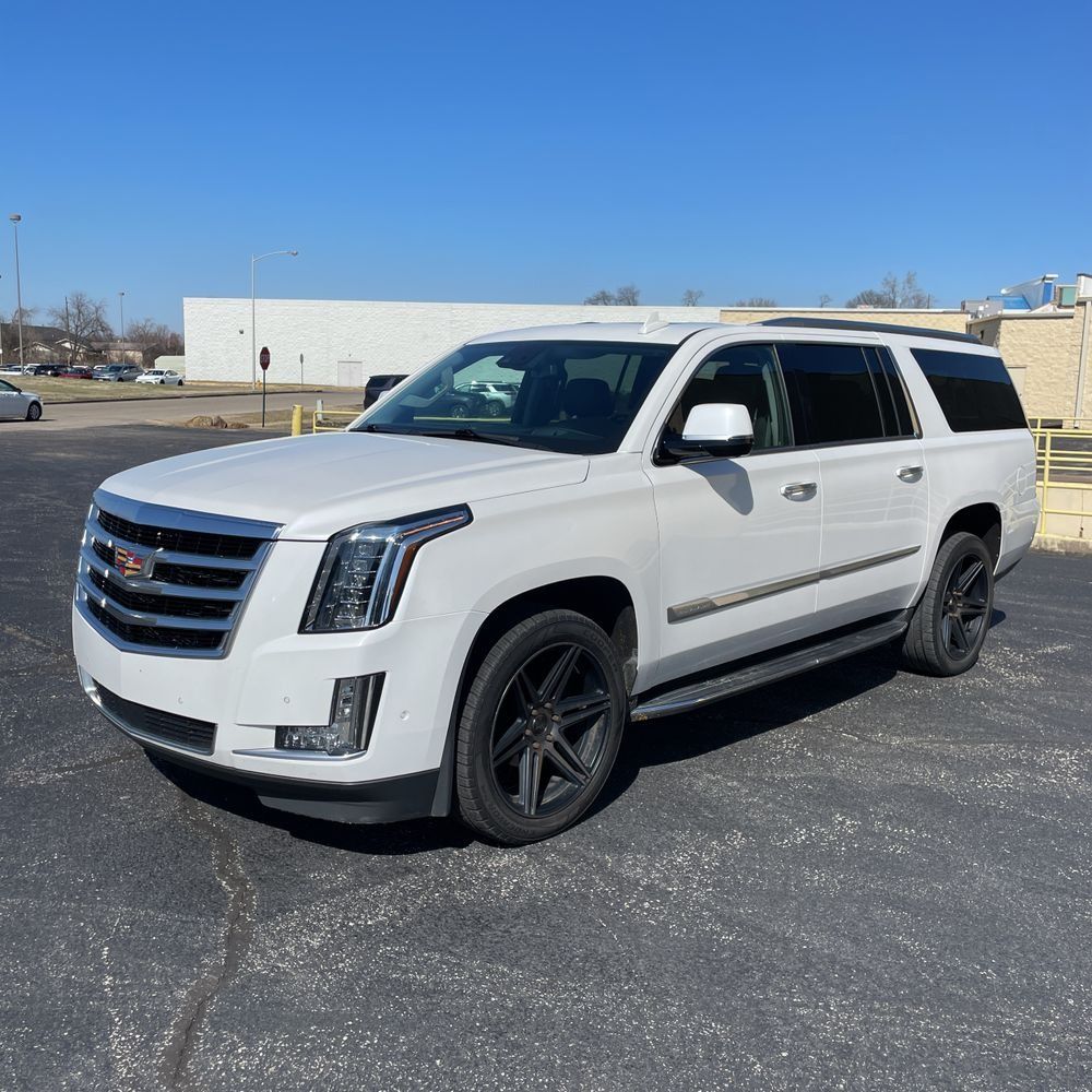2020 Cadillac Escalade ESV Premium Luxury Image 1 of 18