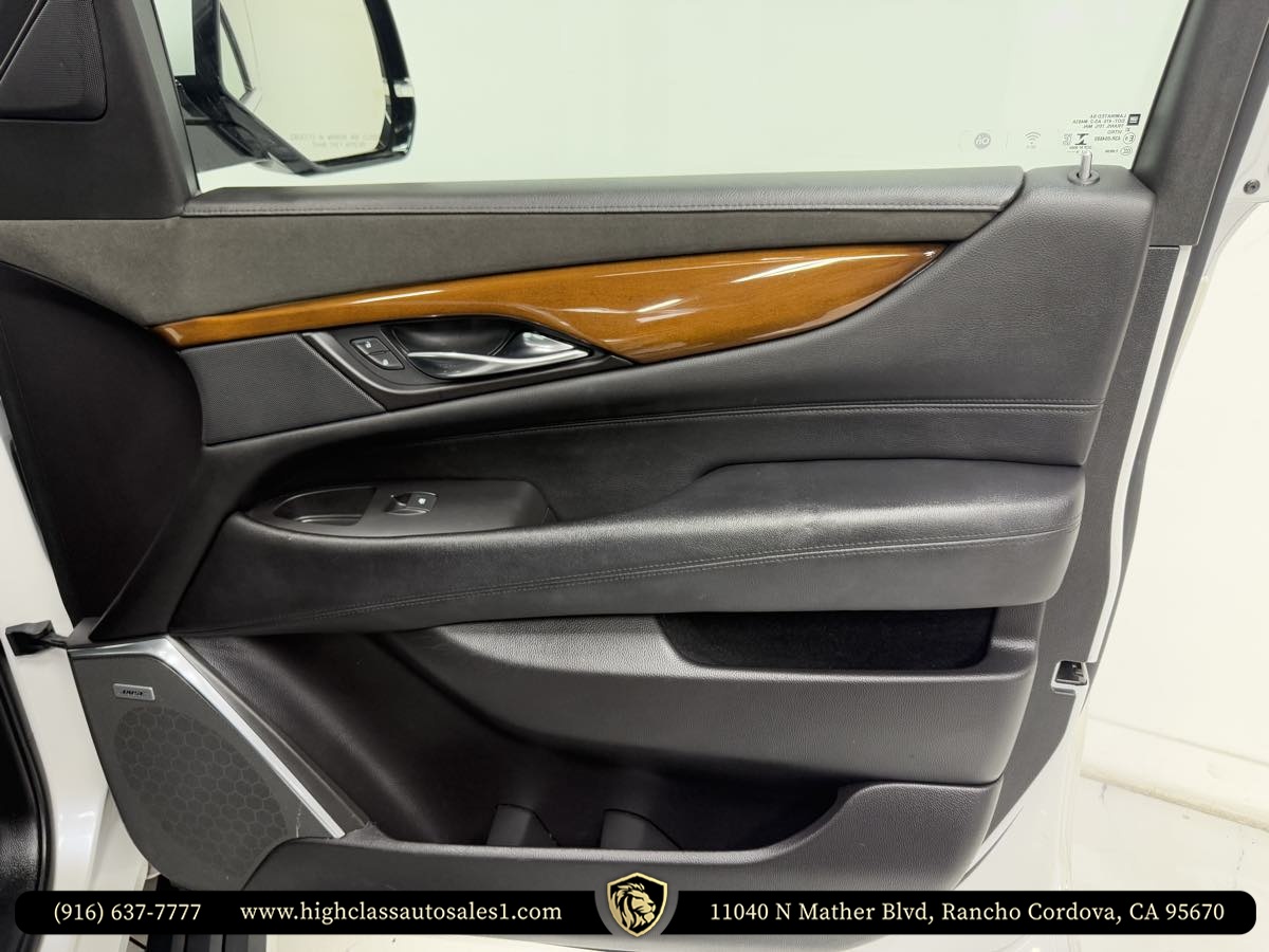 Vehicle image 29 of 52