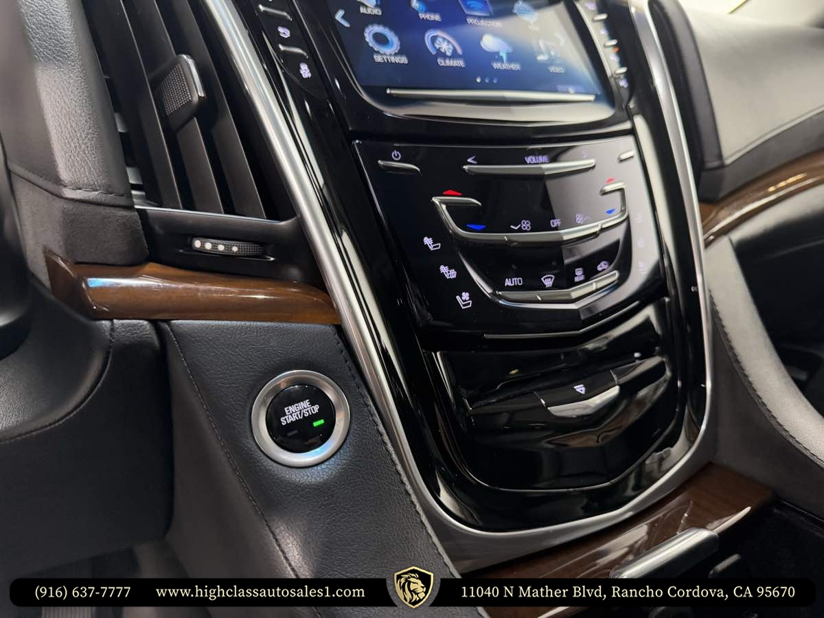 Vehicle image 40 of 52