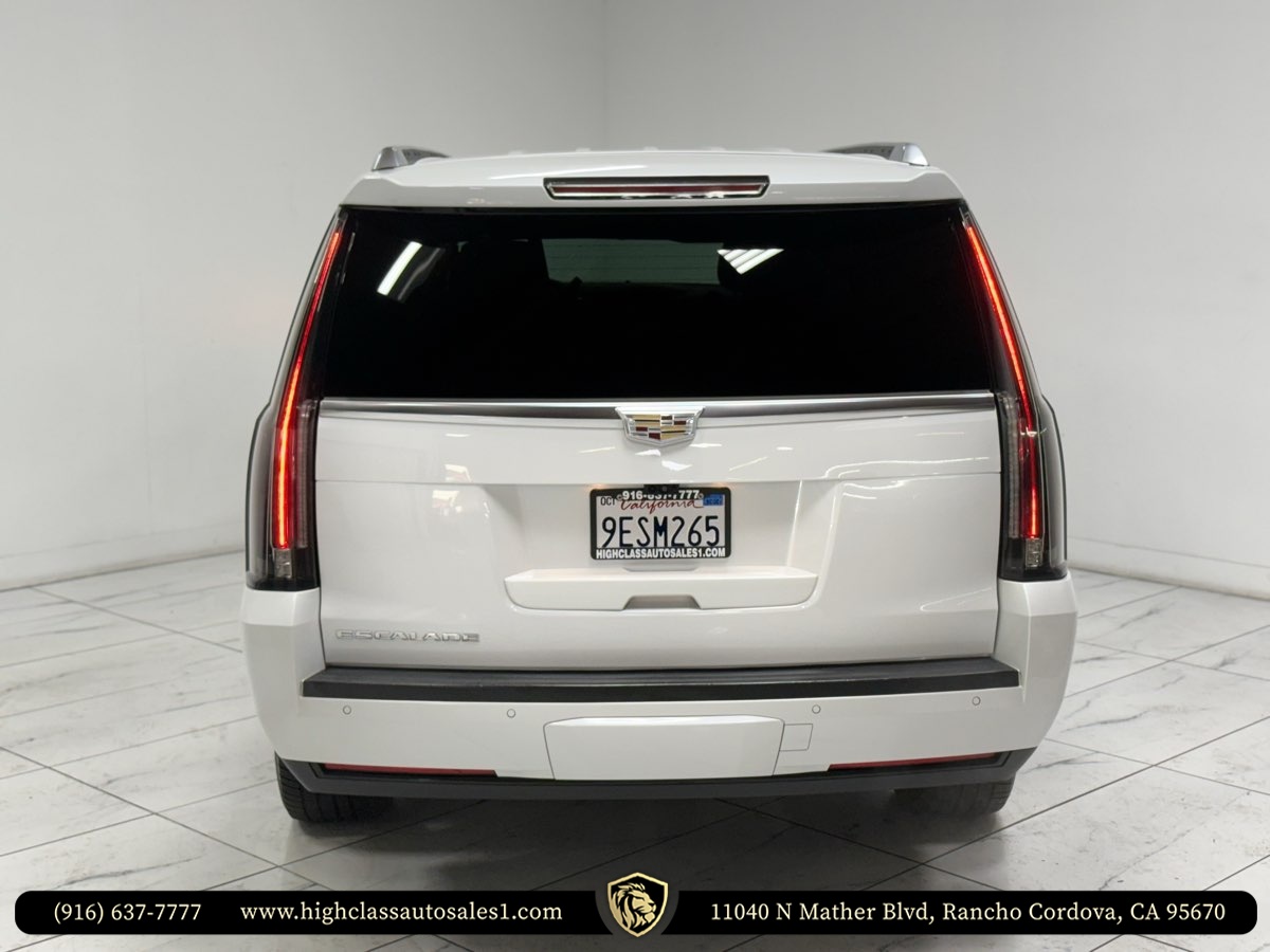 Vehicle image 10 of 52