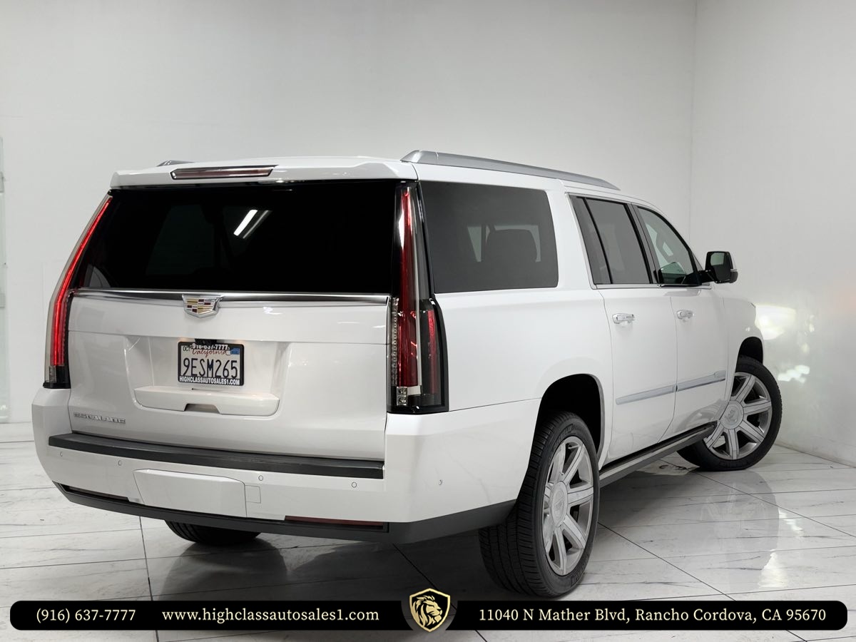 Vehicle image 8 of 52