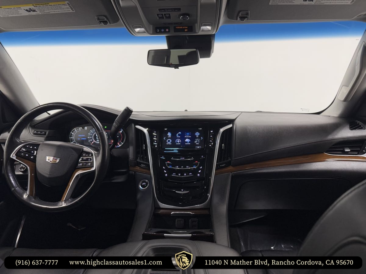 Vehicle image 33 of 52