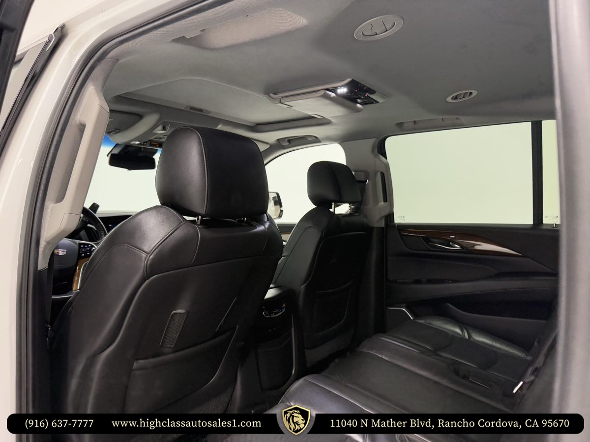 Vehicle image 19 of 52