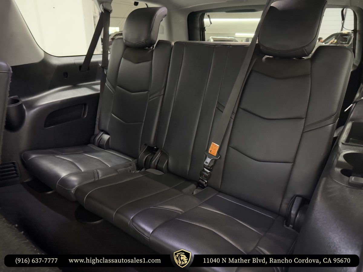 Vehicle image 23 of 52