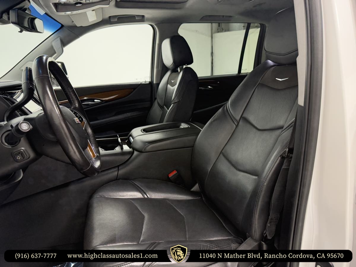 Vehicle image 17 of 52