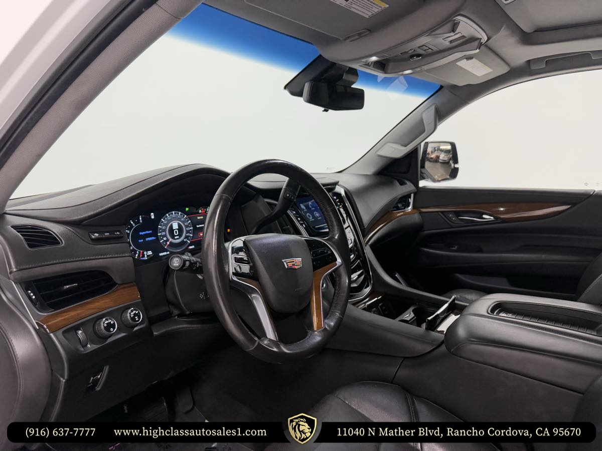 Vehicle image 15 of 52
