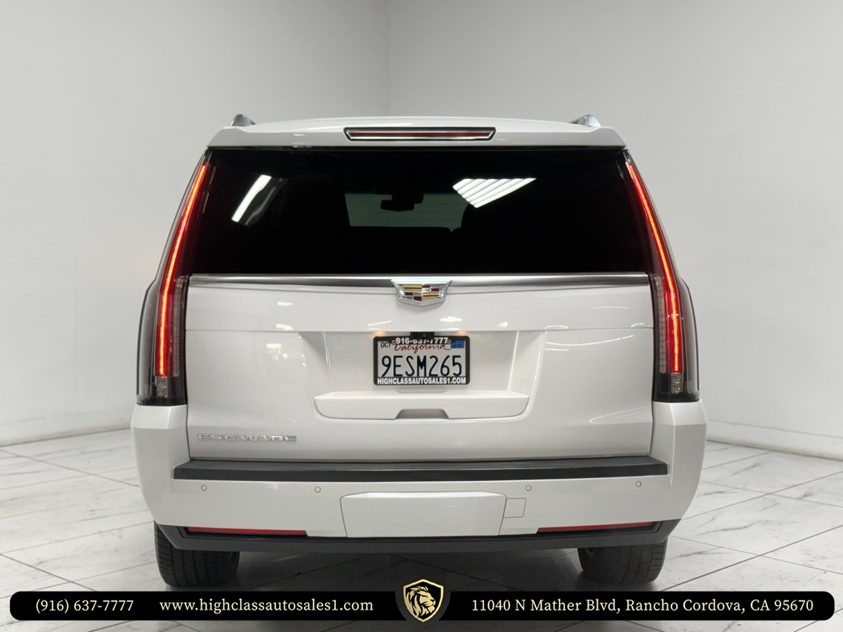 Vehicle image 11 of 52