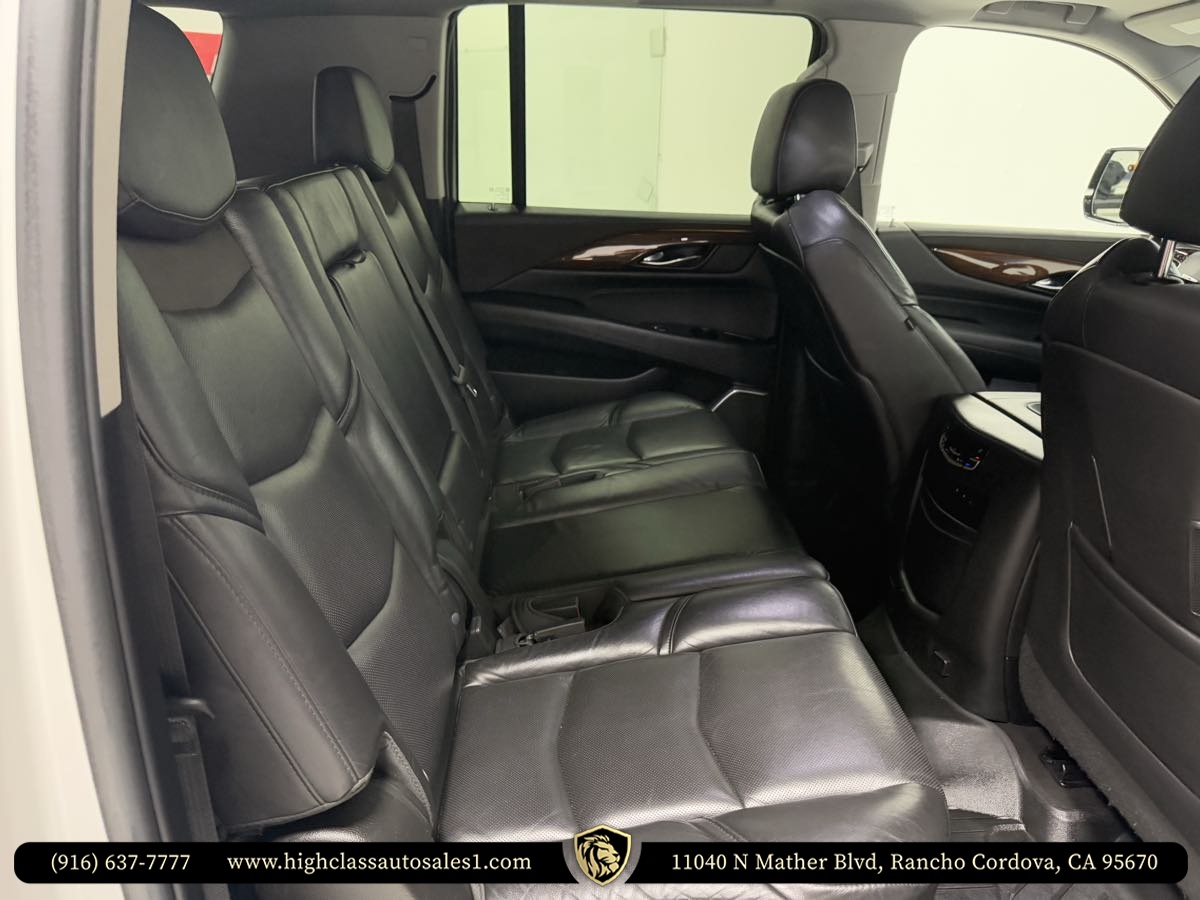Vehicle image 26 of 52
